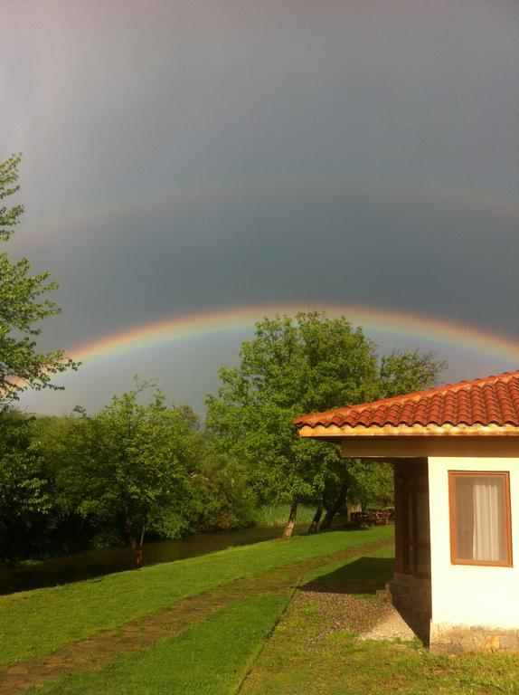 Perperеshka River Villas Stremtsi ภายนอก รูปภาพ